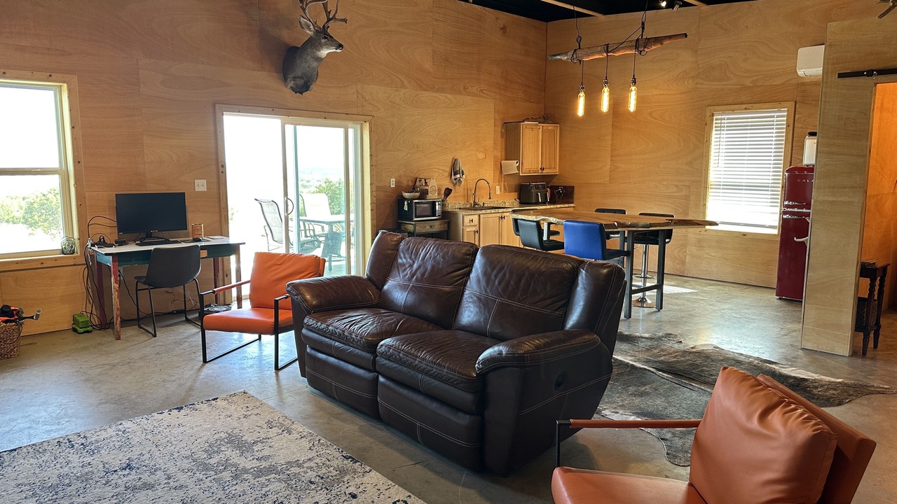 Photo of Livingroom in Lometa