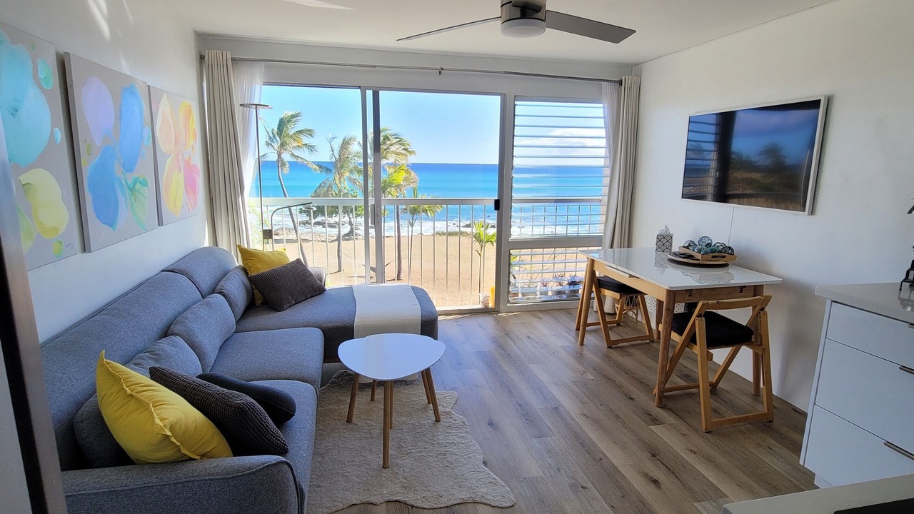 Photo of Livingroom in Makaha