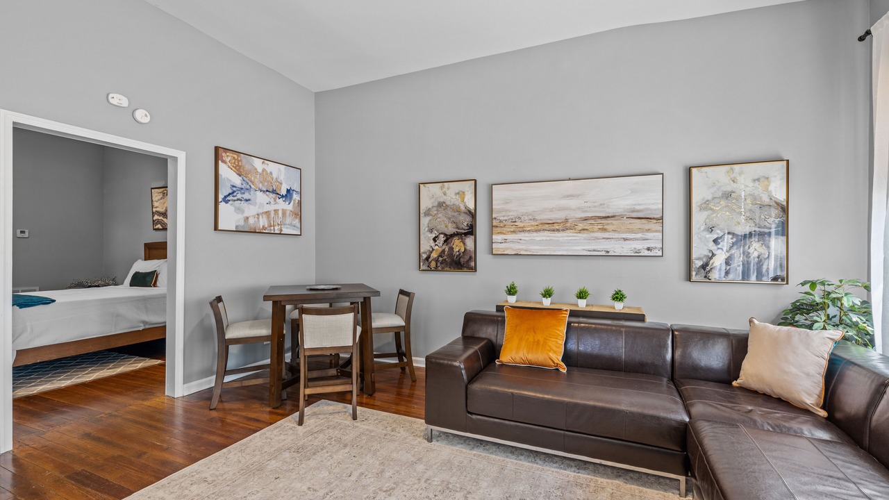 Photo of Livingroom in Downtown
