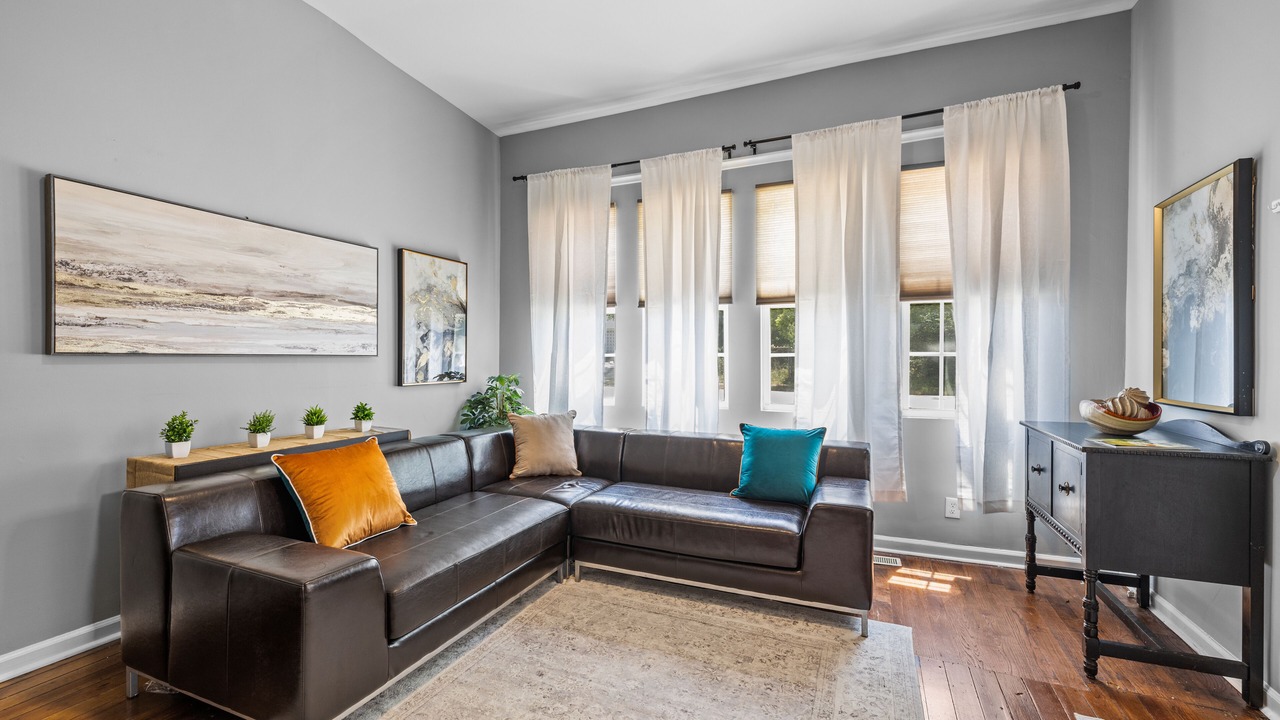 Photo of Livingroom in Downtown