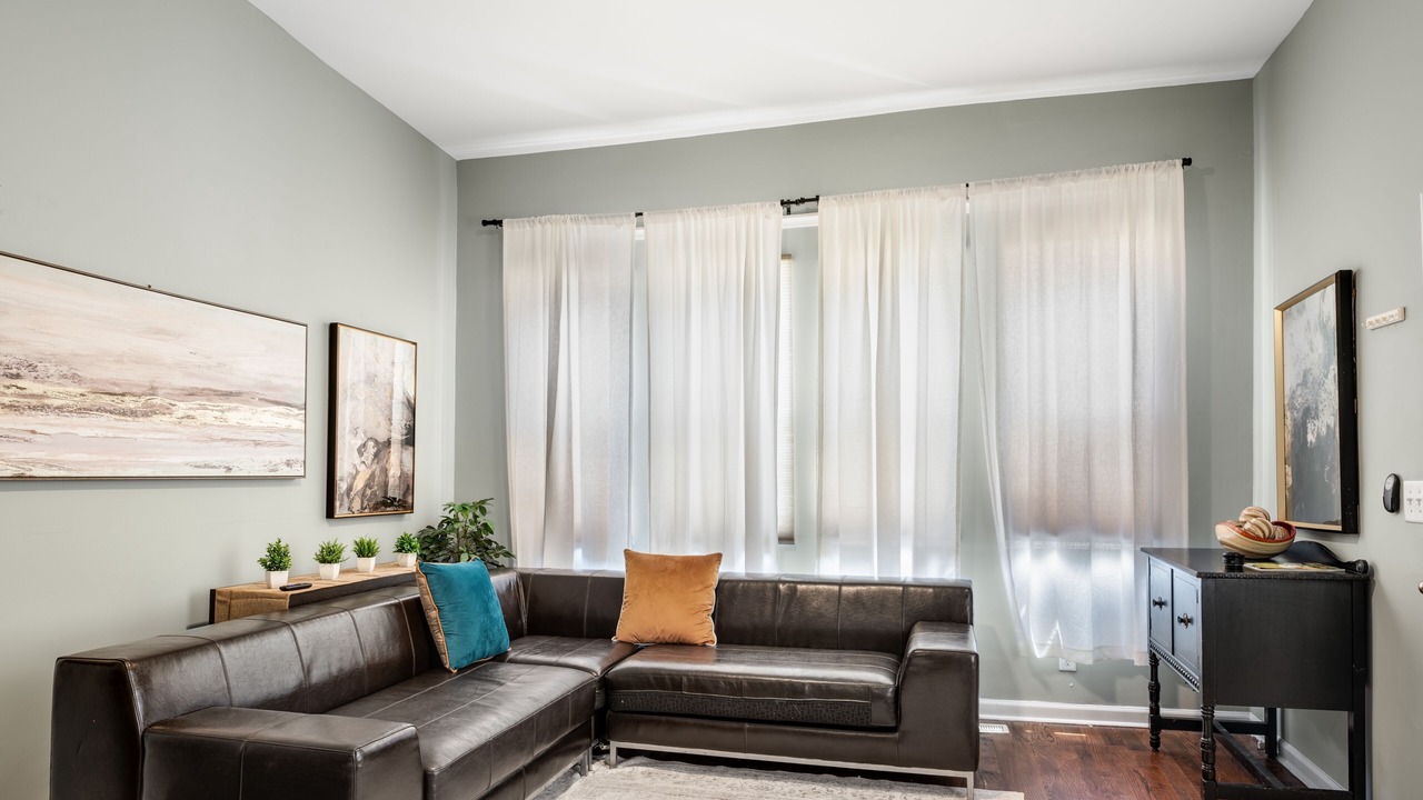 Photo of Livingroom in Downtown