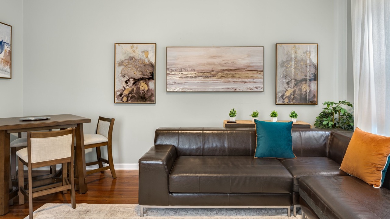 Photo of Livingroom in Downtown