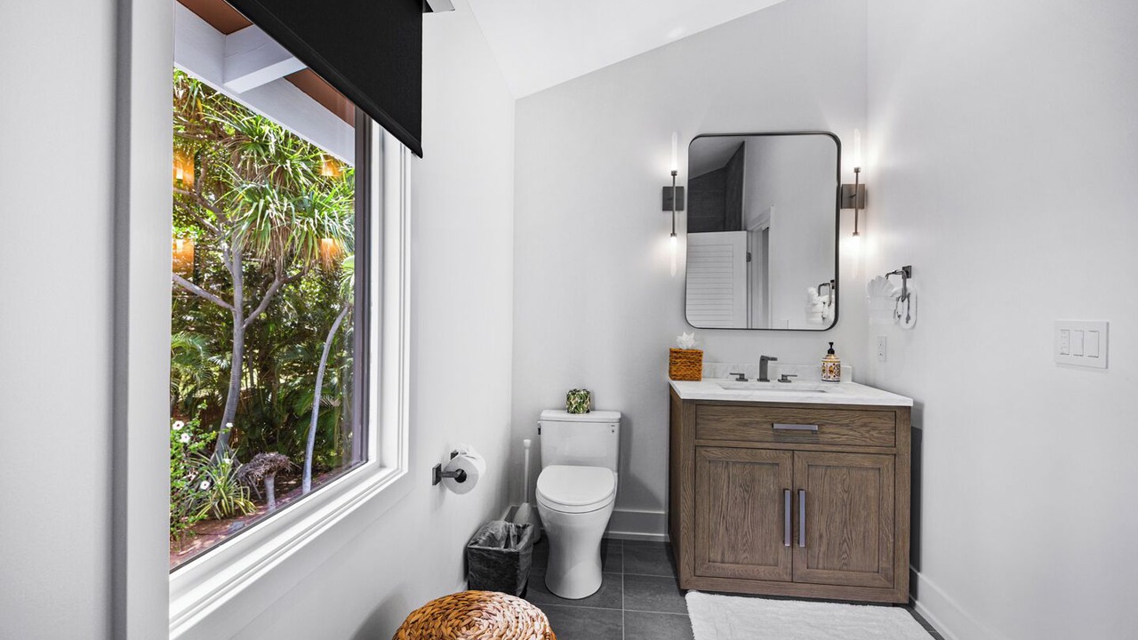 Photo of Bathroom in Historic Kailua Village