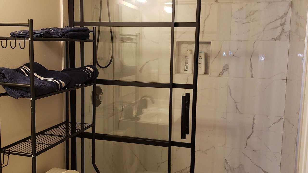 Photo of Bathroom in Davis Lake - Eastfield