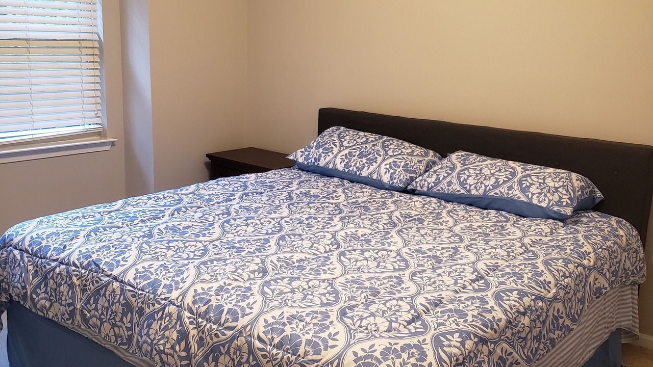 Photo of Bedroom in Davis Lake - Eastfield