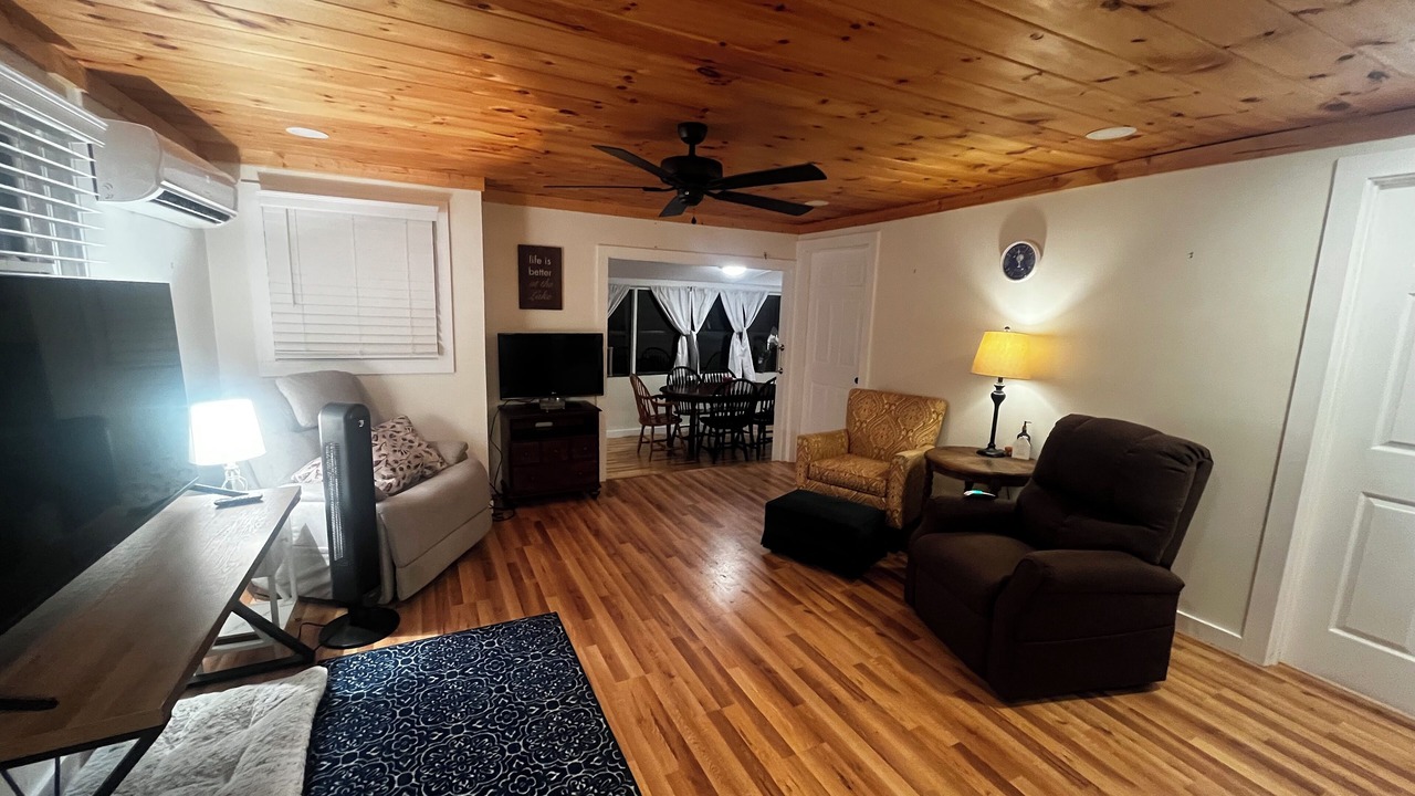 Photo of Livingroom in Tamassee