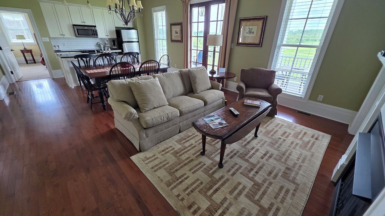 Photo of Livingroom in Farmville