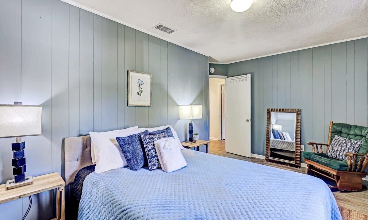 Photo of Bedroom in Whitemarsh Island