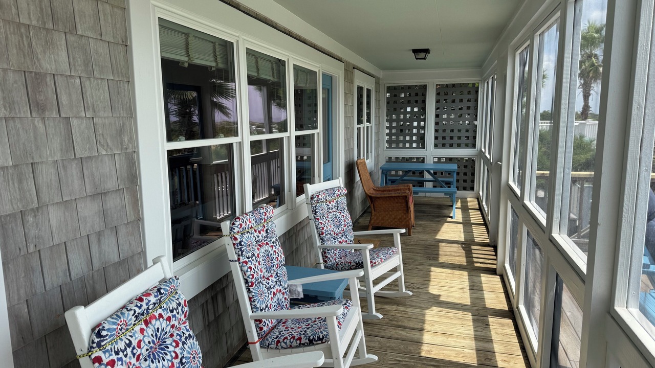 Photo of Patio Balcony in Sunset Beach