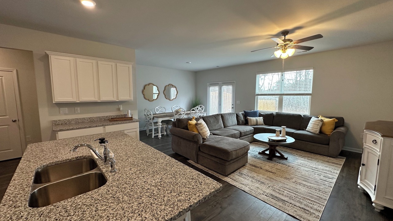 Photo of Livingroom in Peach Orchard