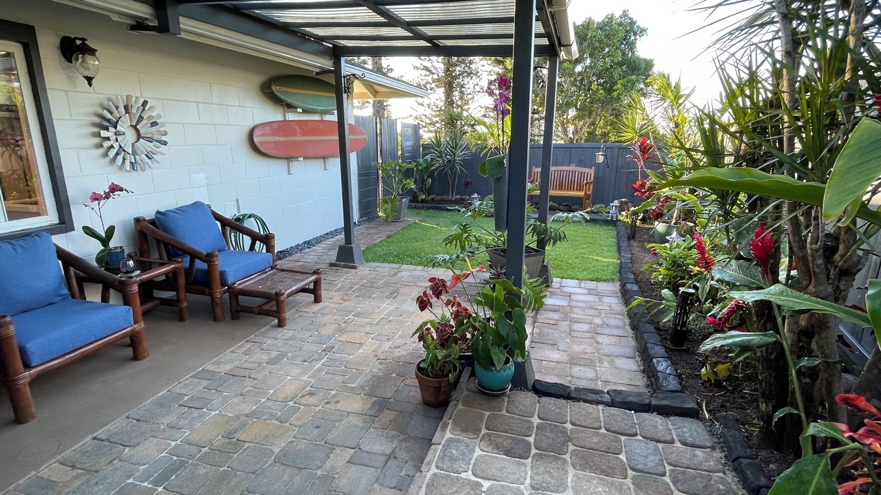 Photo of Patio Balcony in Haiku