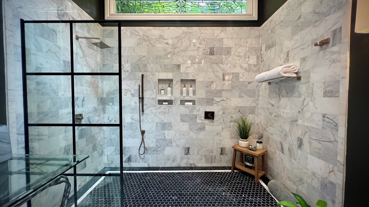 Photo of Bathroom in Old Irving Park