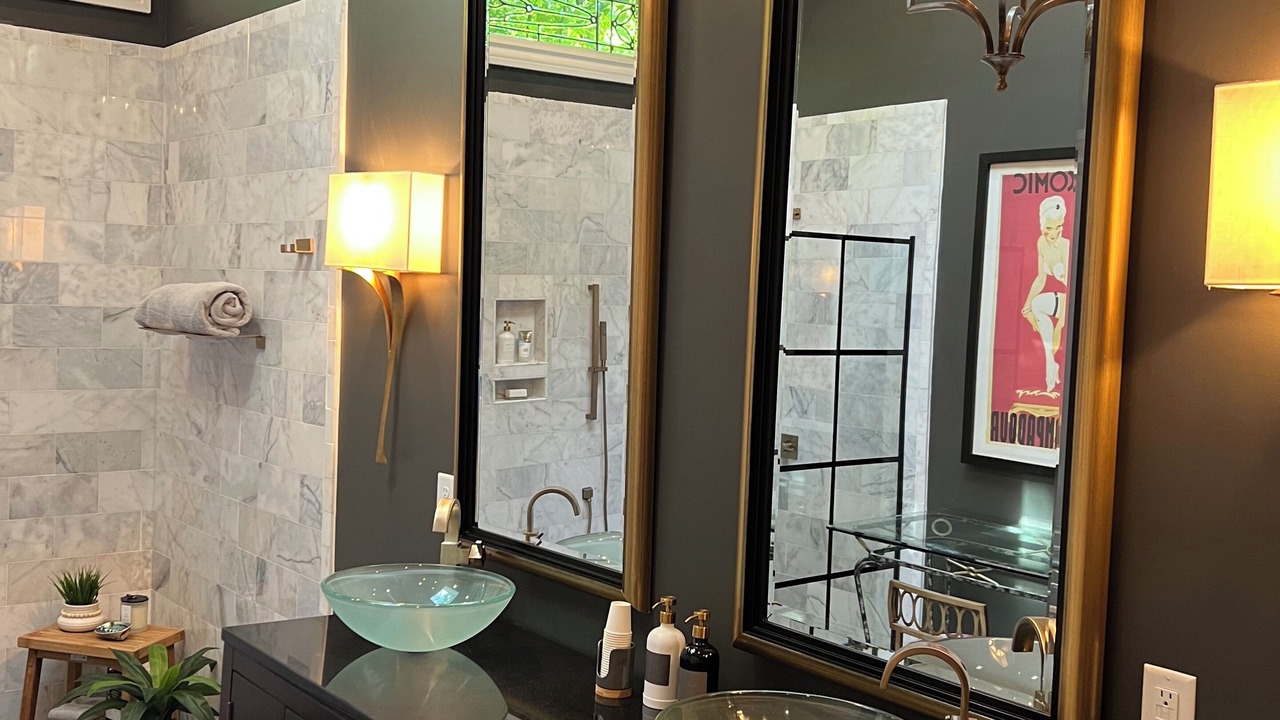 Photo of Bathroom in Old Irving Park