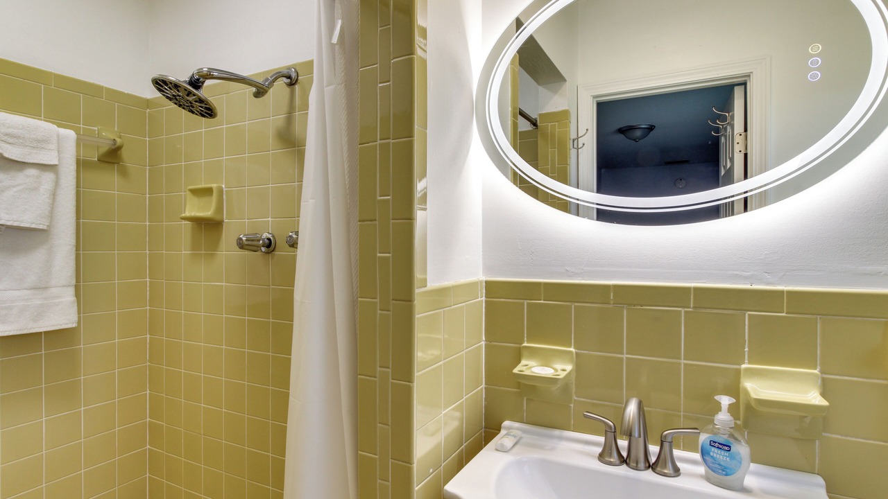 Photo of Bathroom in Albany