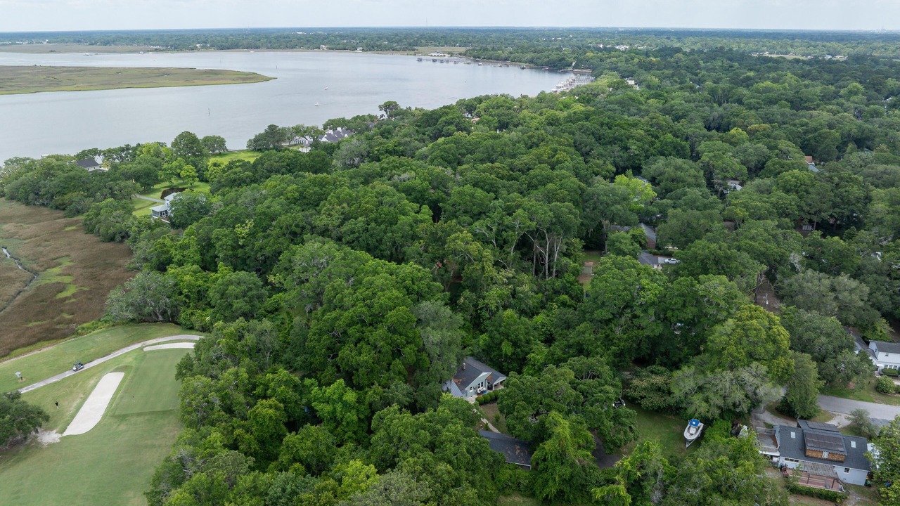 Photo of Outdoor in Riverland Terrace