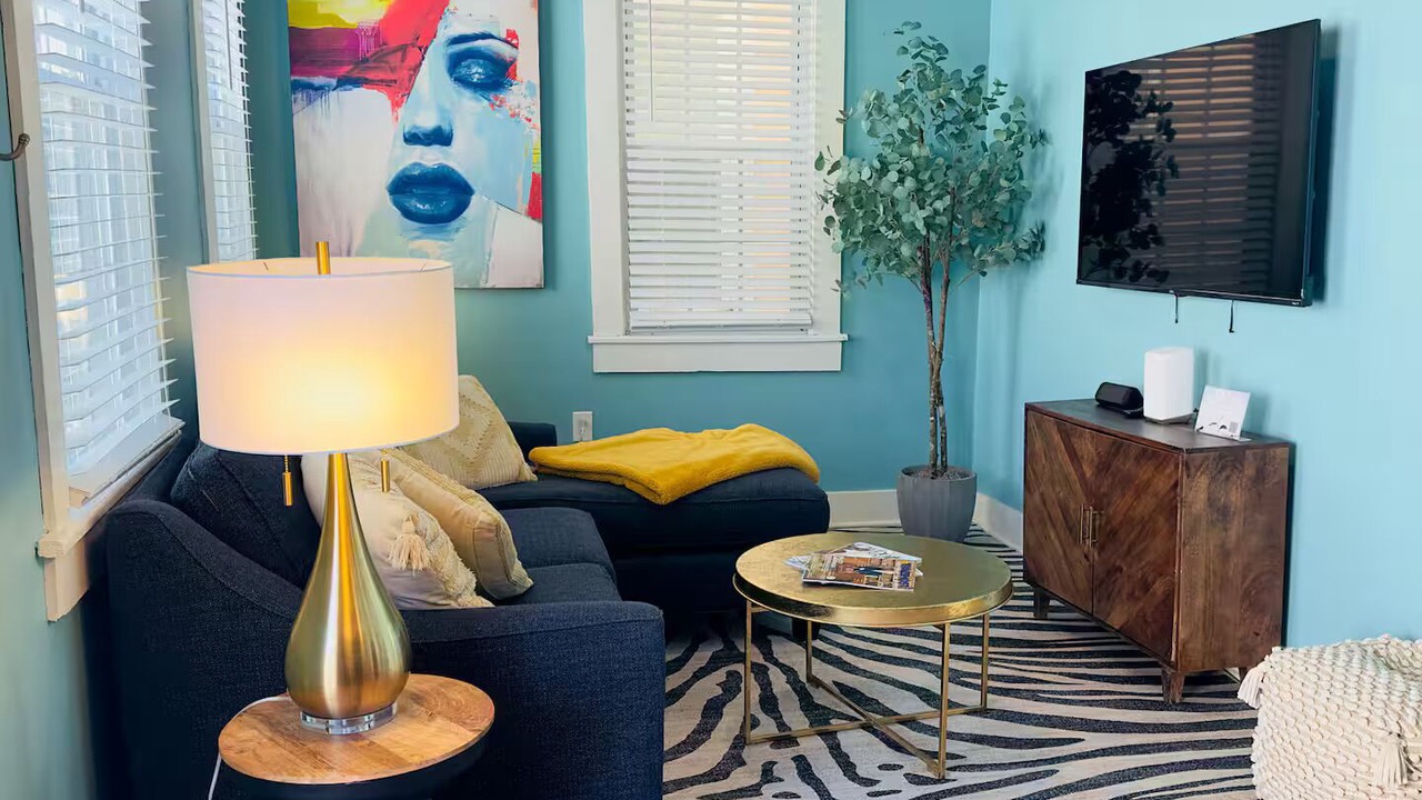 Photo of Livingroom in Savannah Victorian District