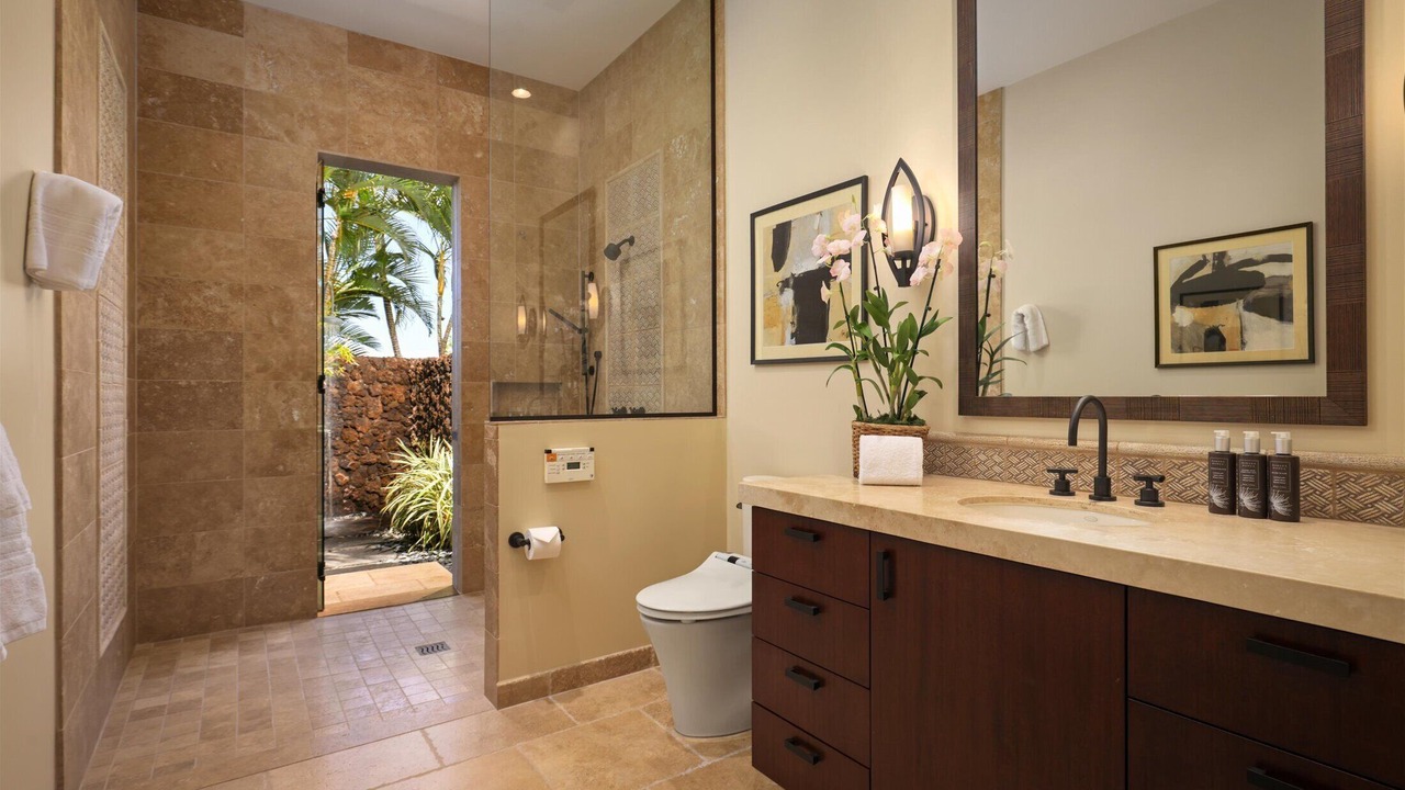 Photo of Bathroom in Kaupulehu