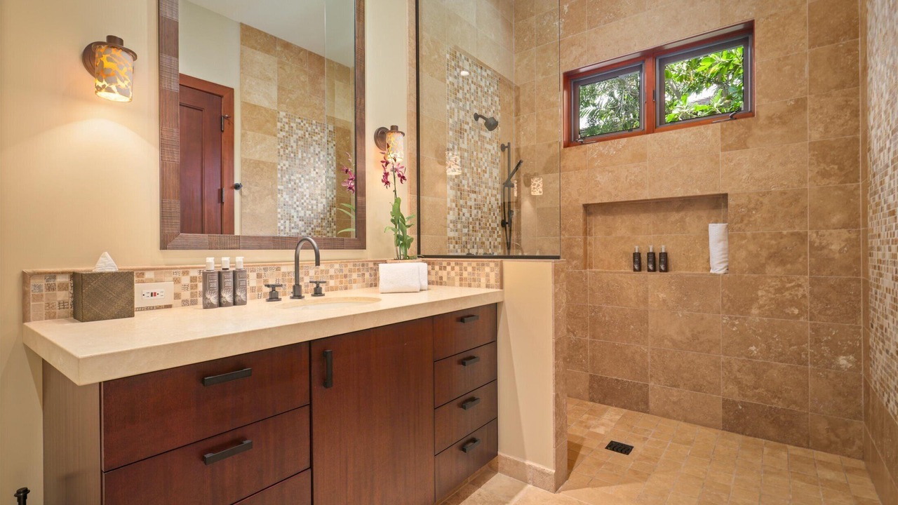 Photo of Bathroom in Kaupulehu