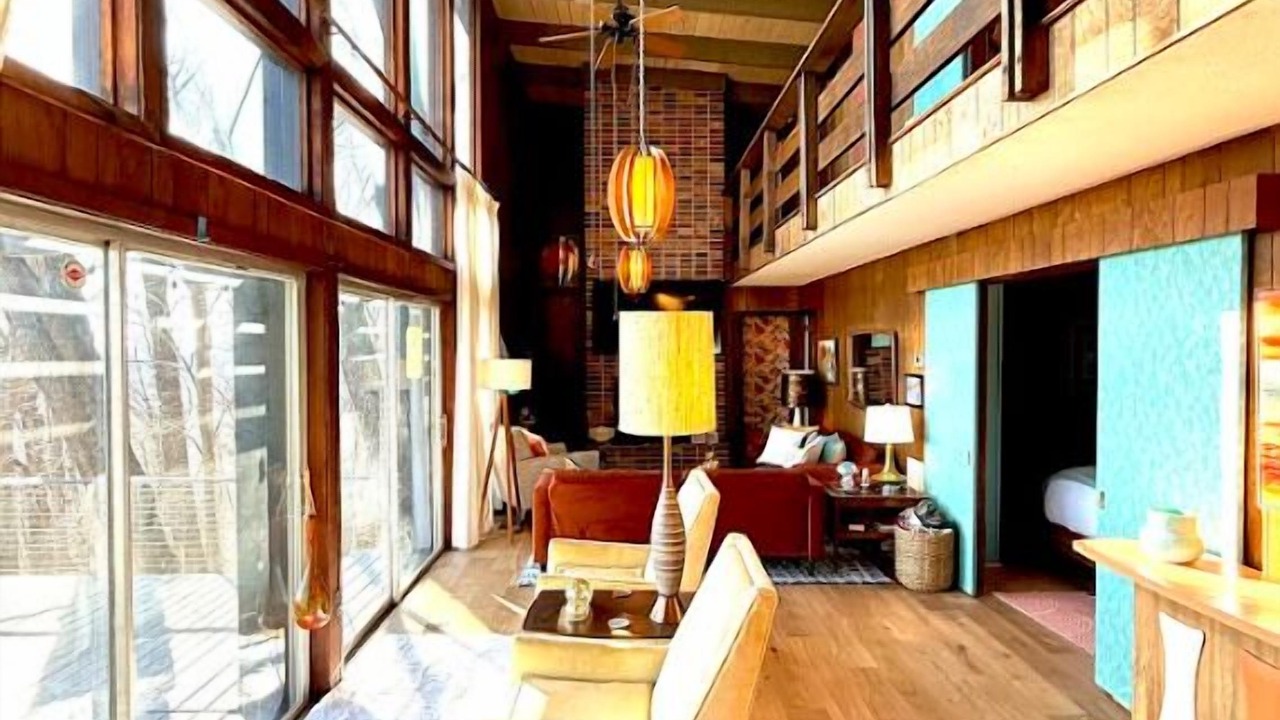 Photo of Livingroom in Dan River