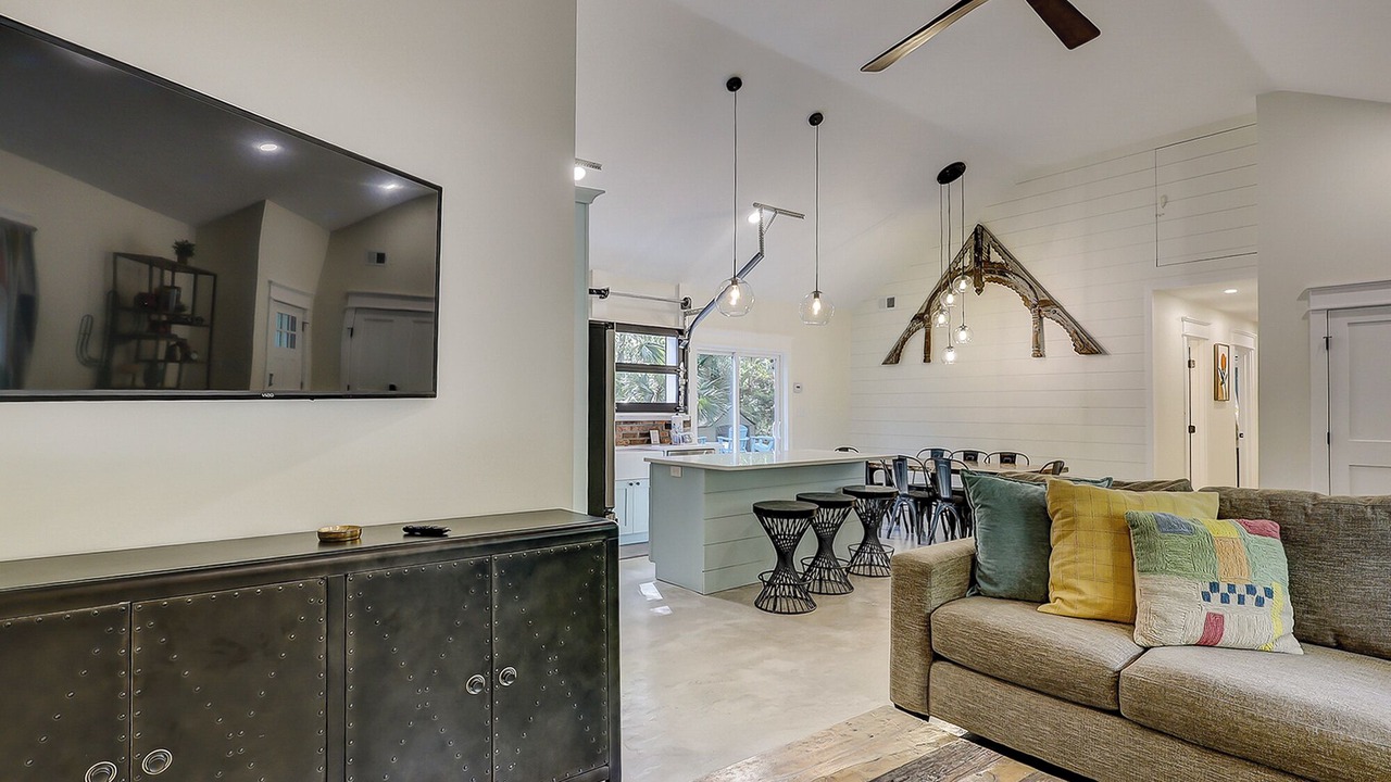 Photo of Livingroom in North Forest Beach