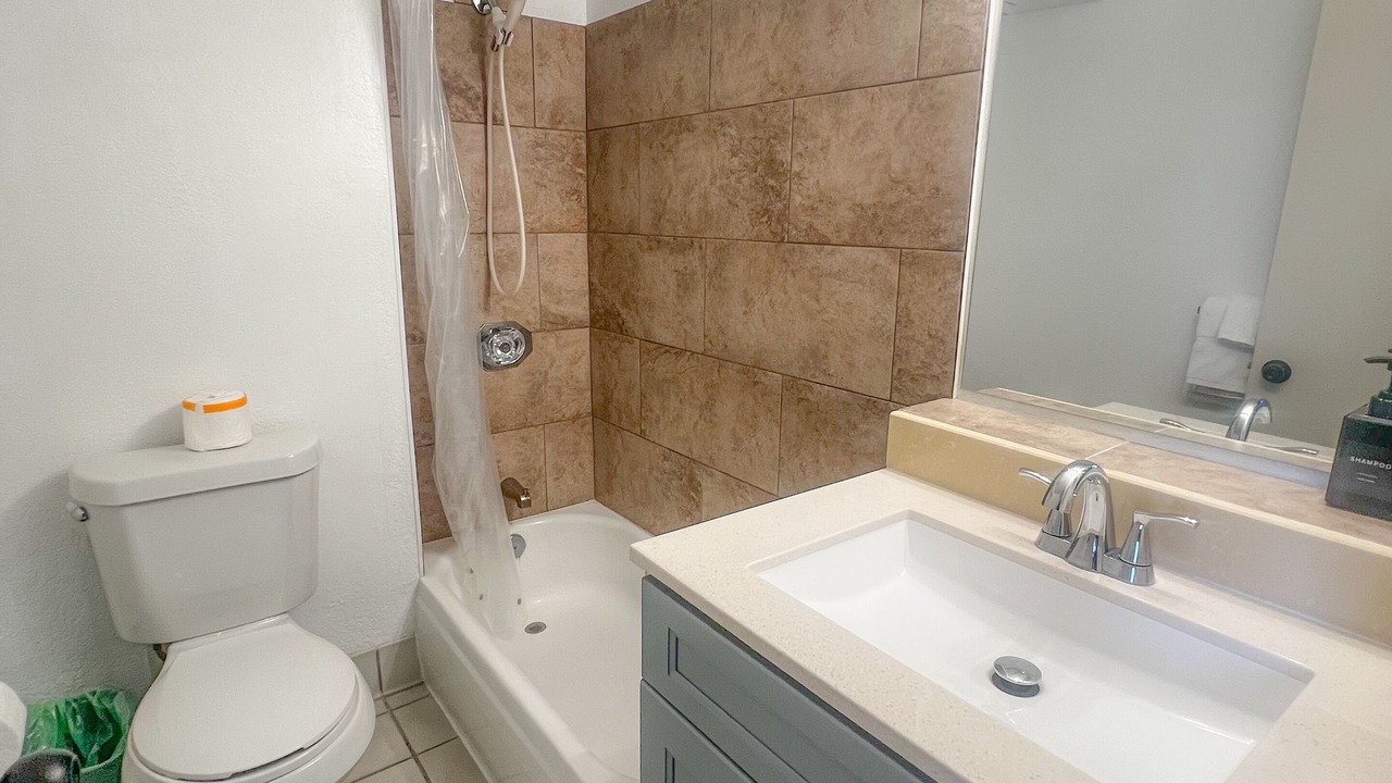 Photo of Bathroom in Downtown Honolulu