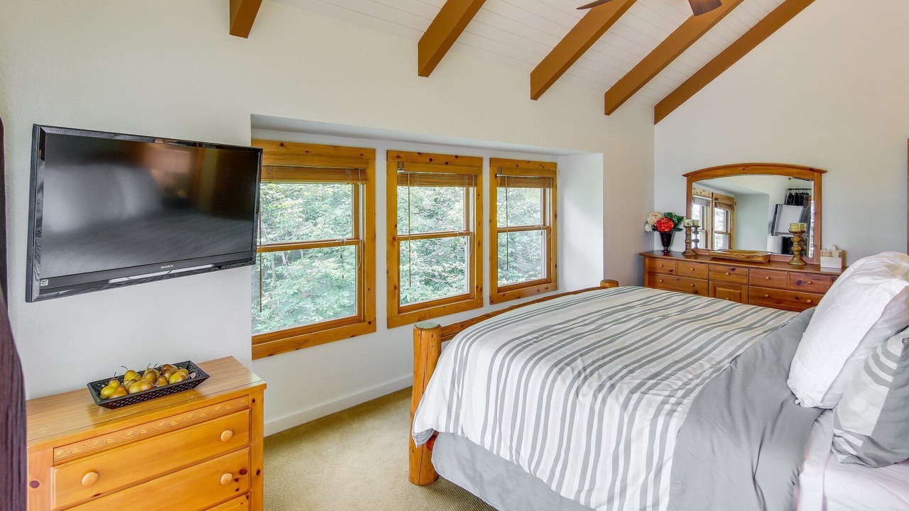 Photo of Bedroom in Mountain Air