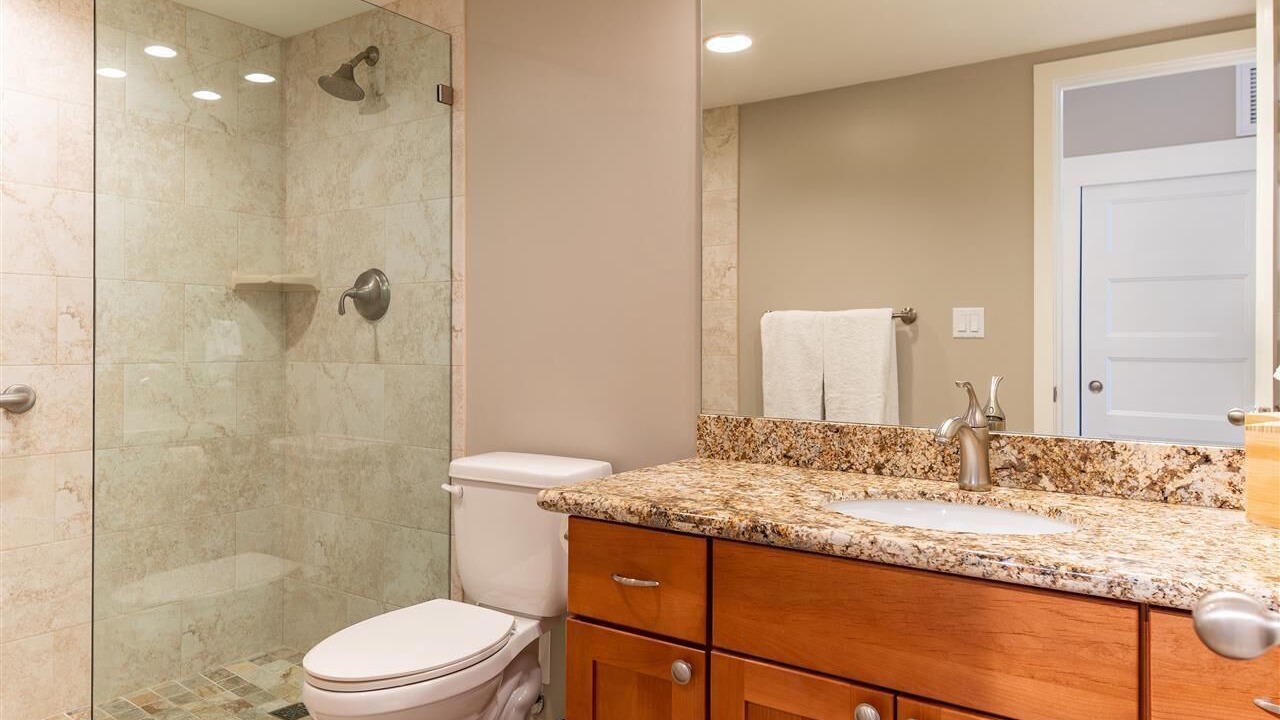 Photo of Bathroom in Historic Lahaina Front Street
