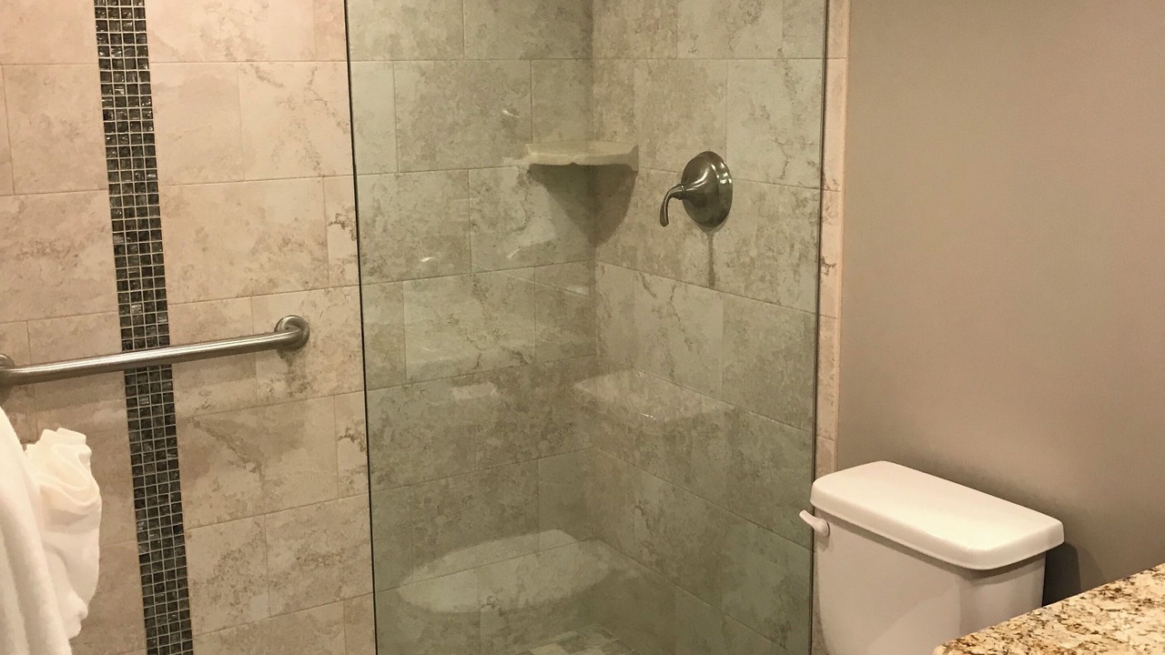 Photo of Bathroom in Historic Lahaina Front Street