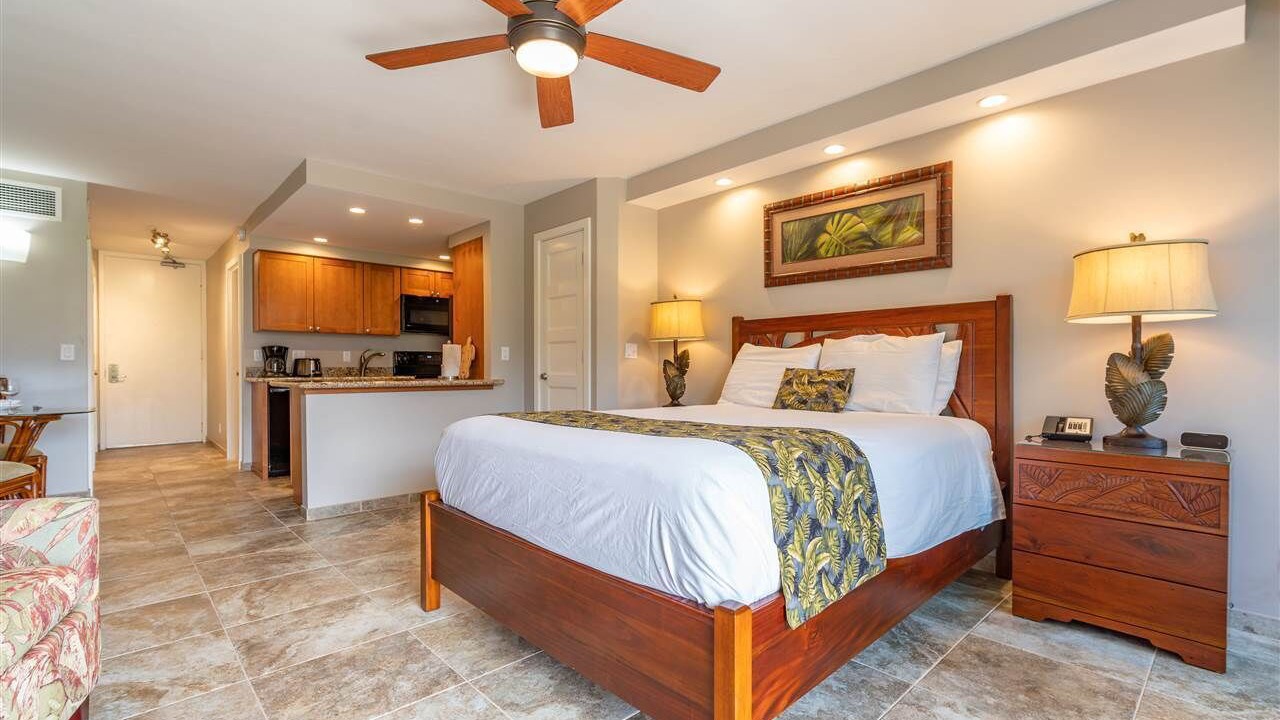 Photo of Bedroom in Historic Lahaina Front Street