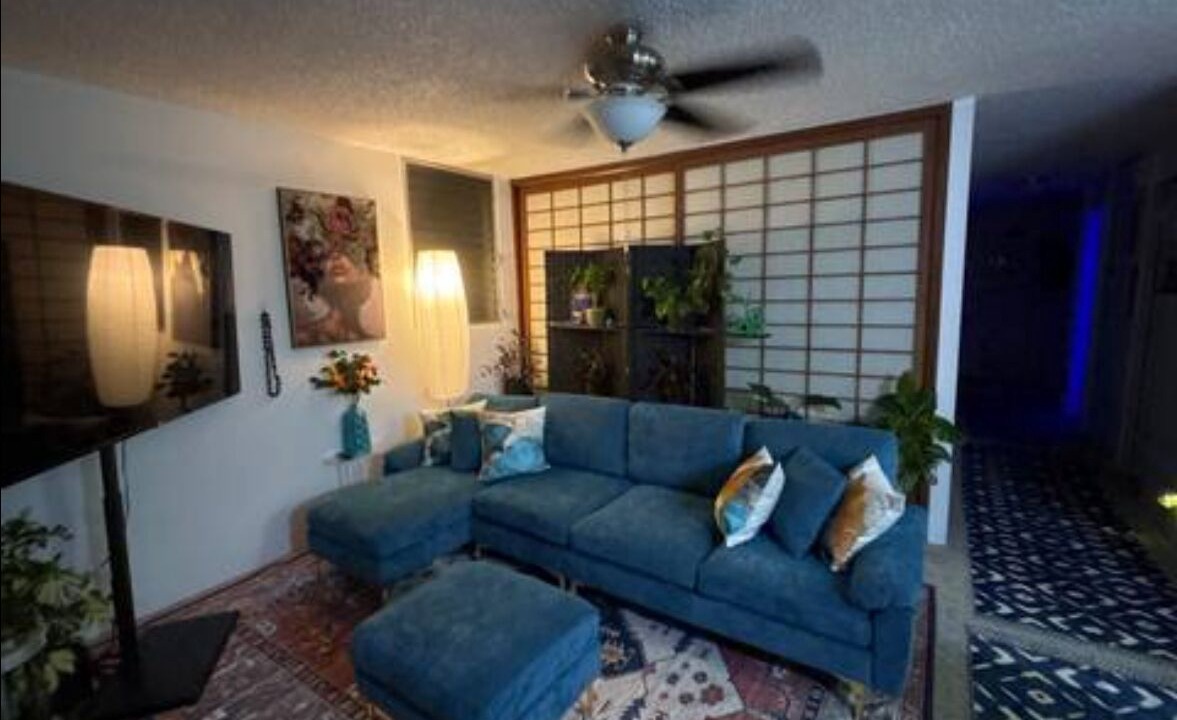 Photo of Livingroom in McCully - Moiliili