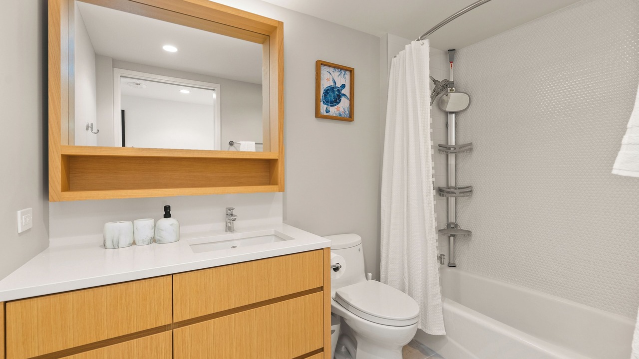 Photo of Bathroom in Ala Moana