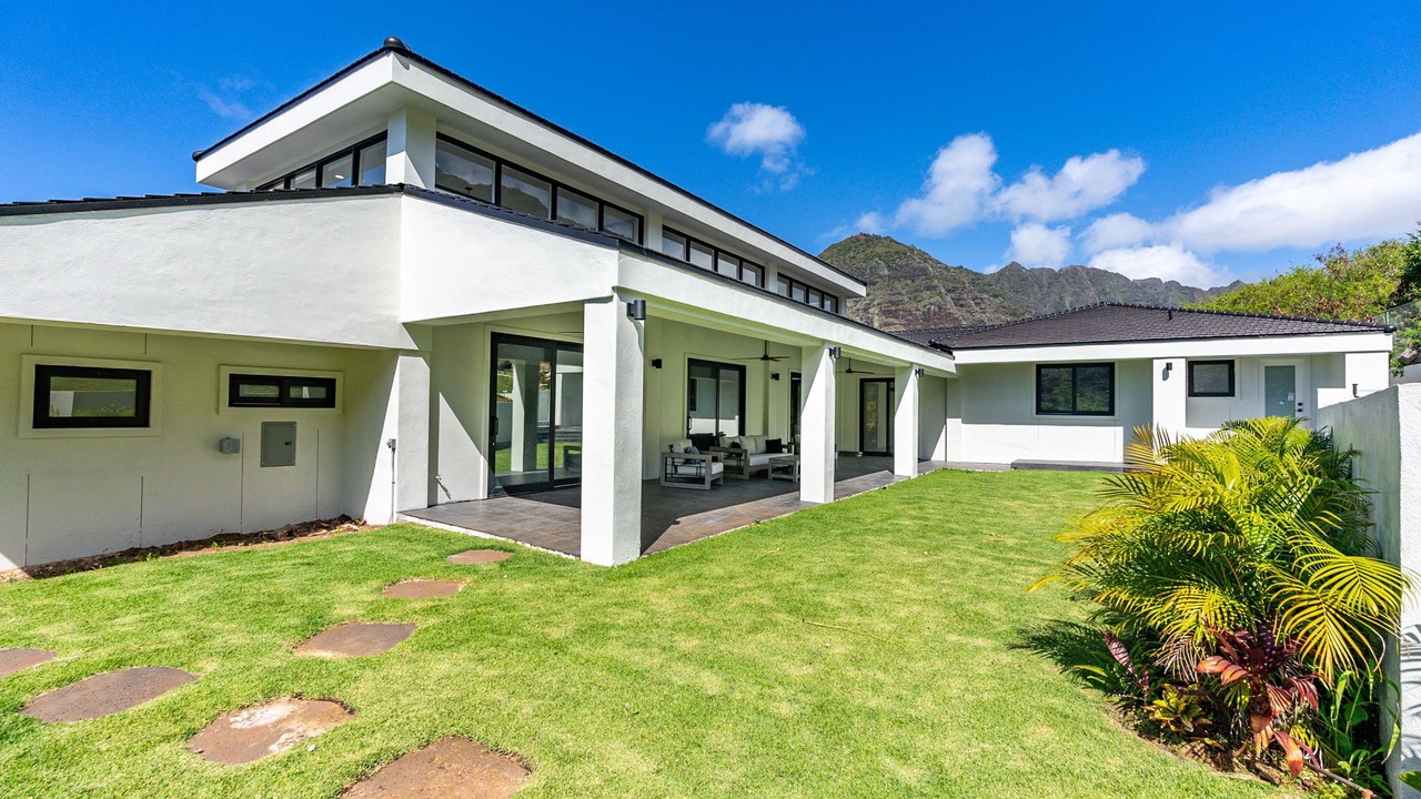 Photo of Outdoor in Makaha Valley