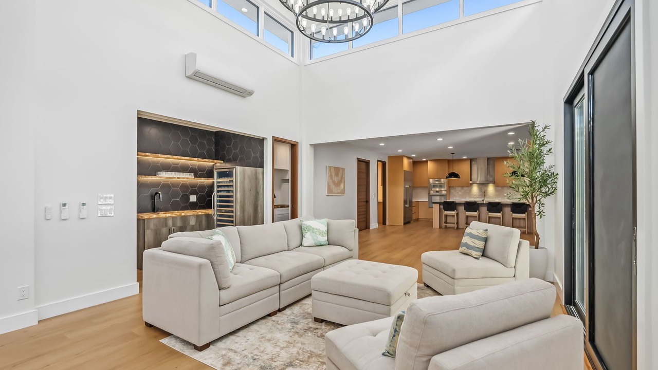 Photo of Livingroom in Makaha Valley