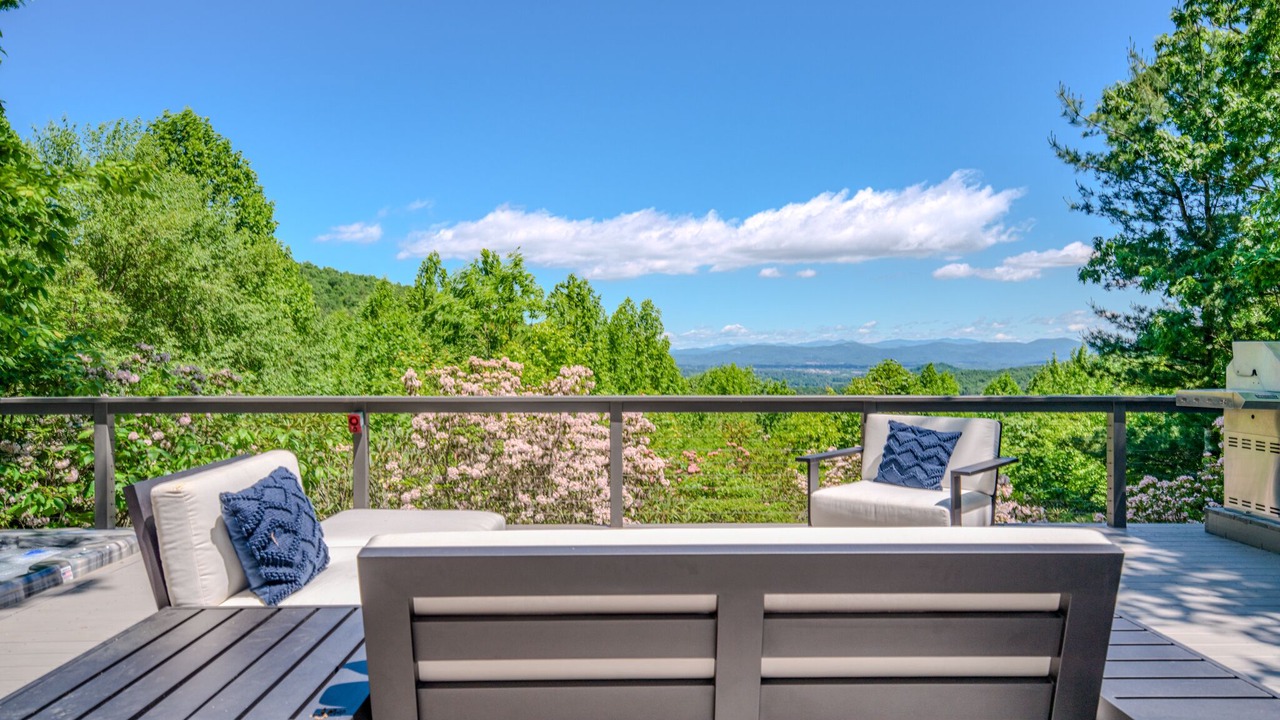 Photo of Patio Balcony in Hendersonville