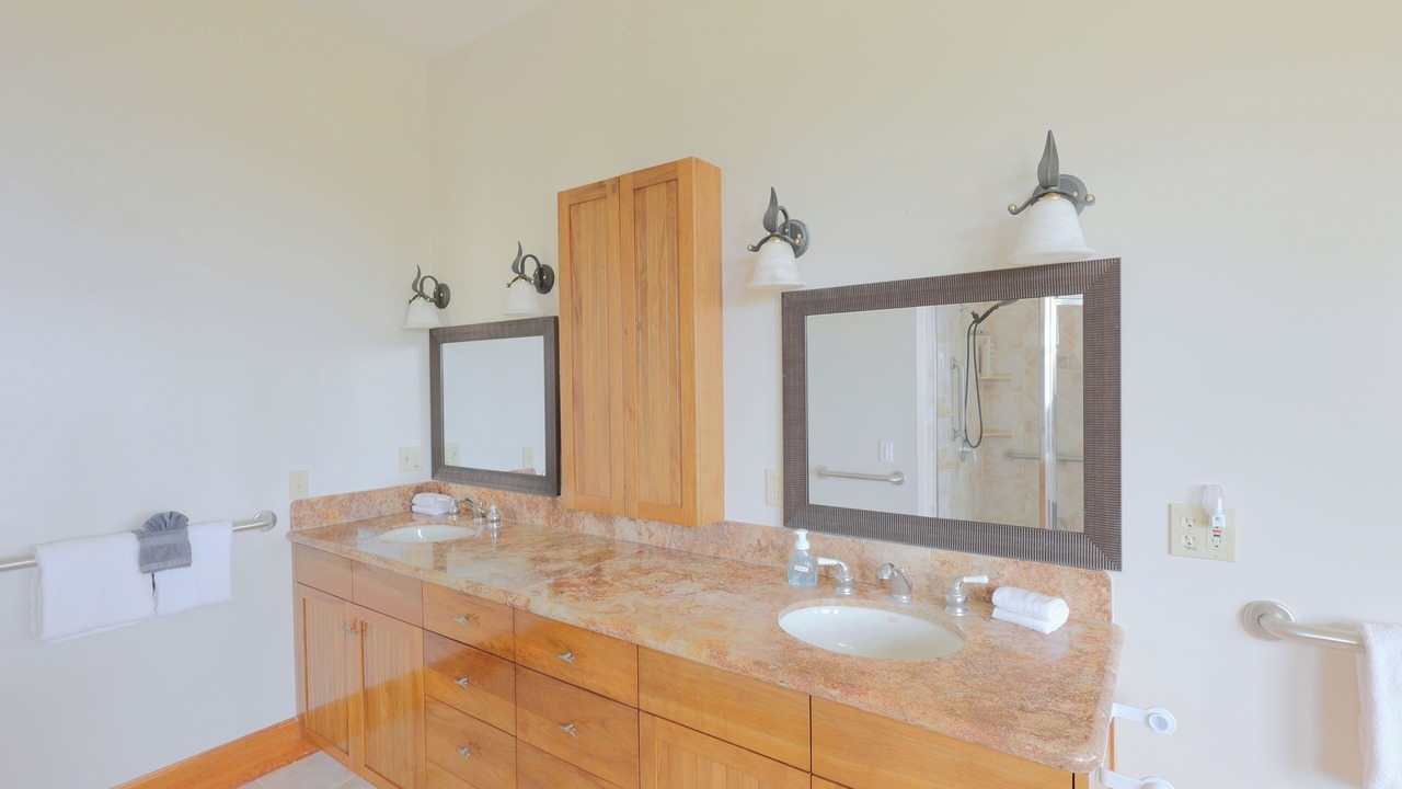 Photo of Bathroom in Holualoa