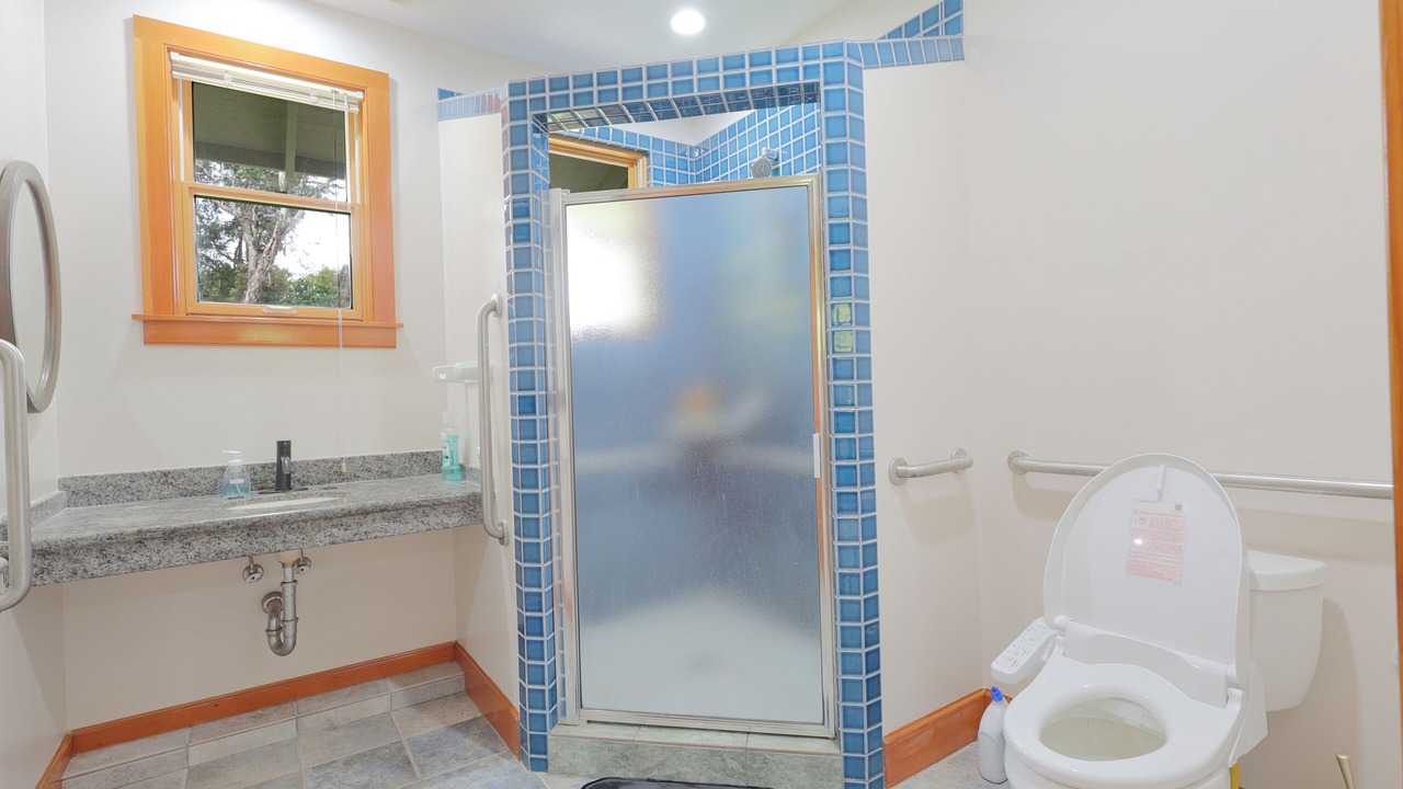 Photo of Bathroom in Holualoa
