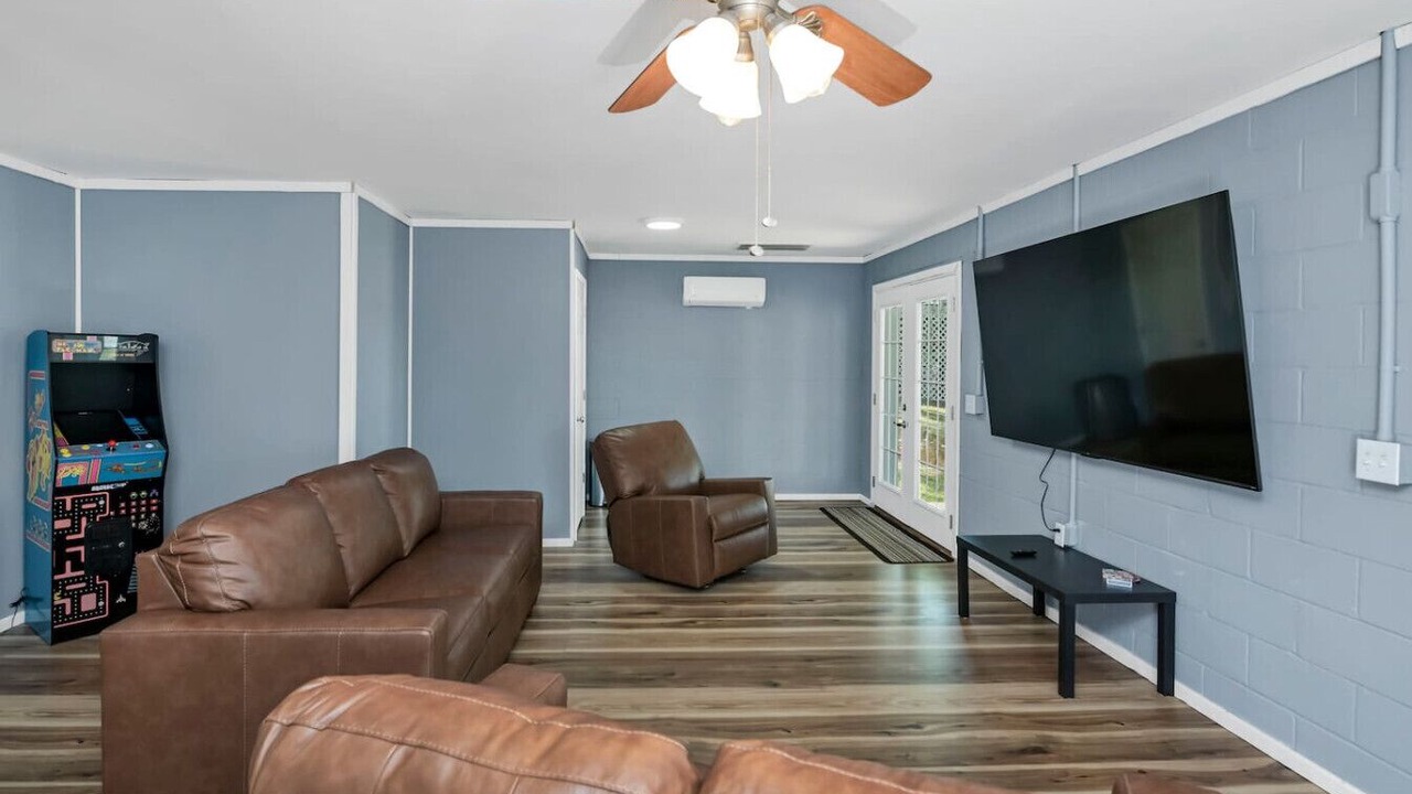 Photo of Livingroom in Leesville