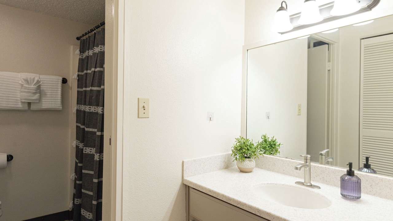 Photo of Bathroom in Hilo