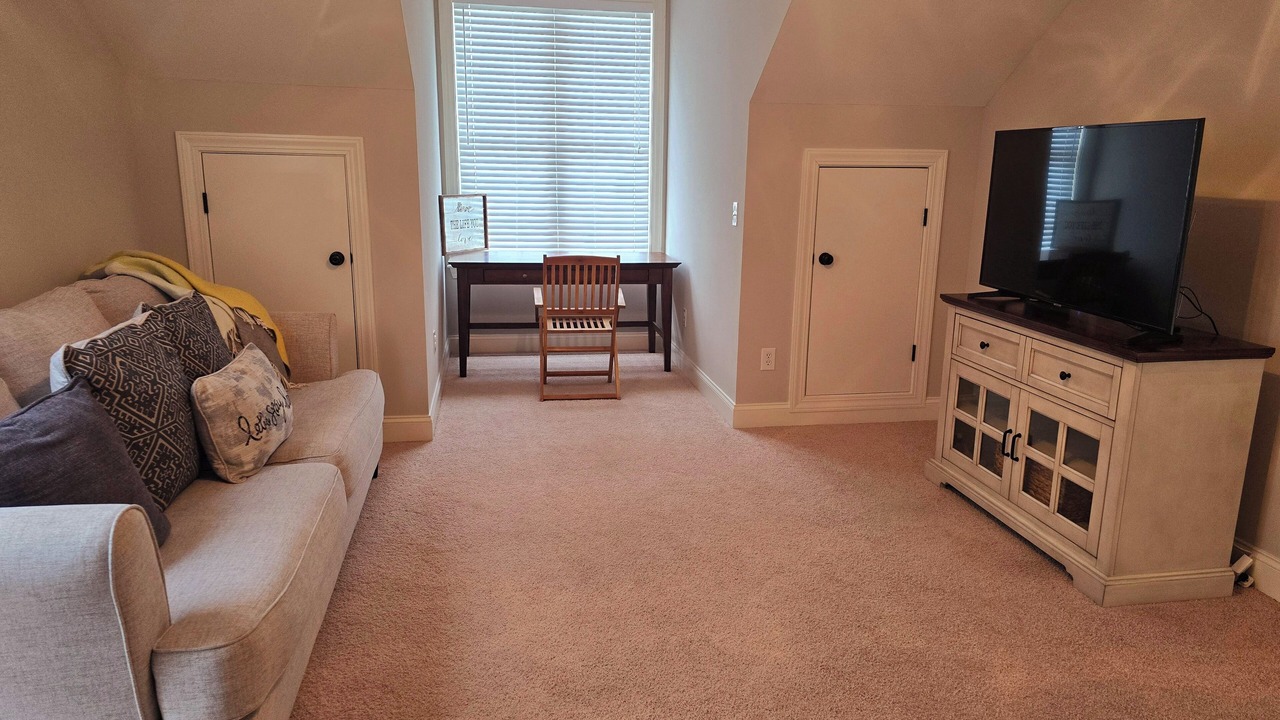 Photo of Livingroom in Lexington