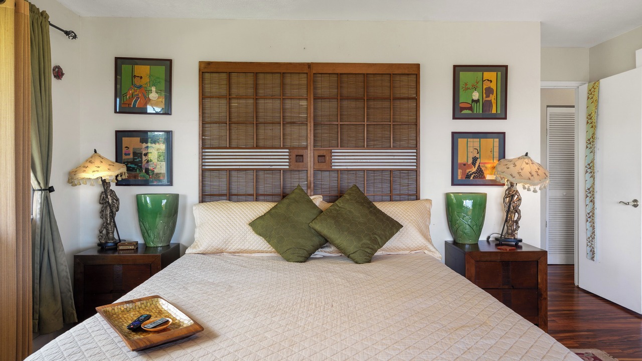 Photo of Bedroom in Haiku