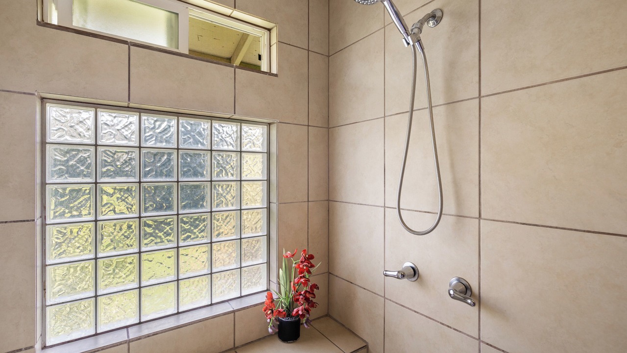 Photo of Bathroom in Haiku