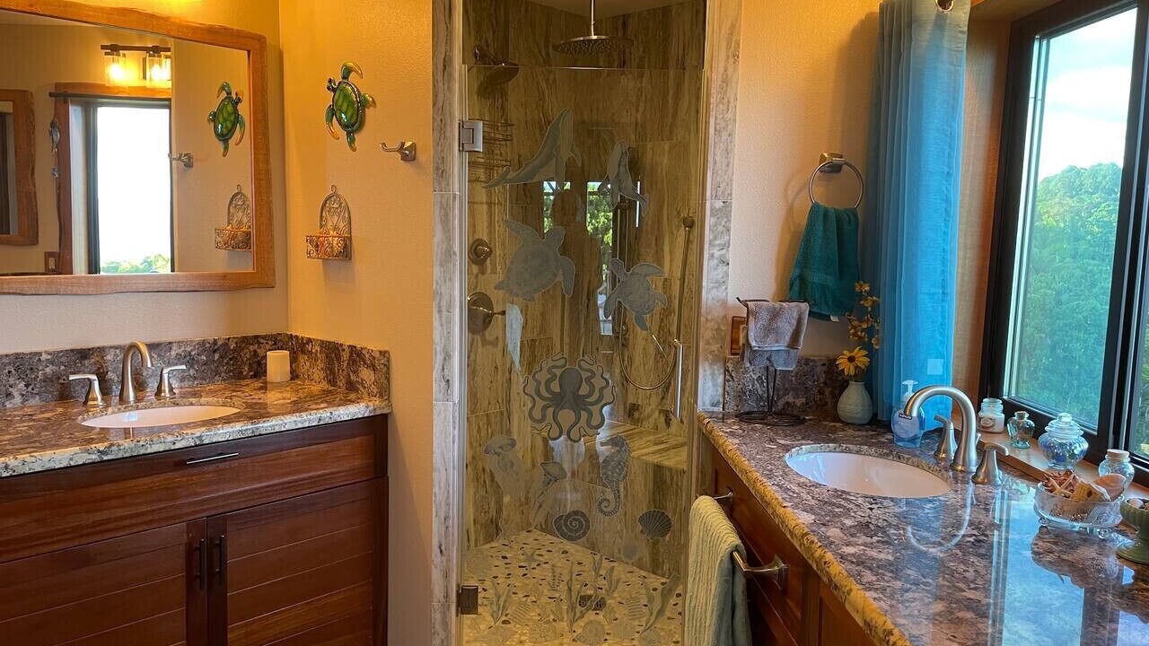 Photo of Bathroom in Paukaa