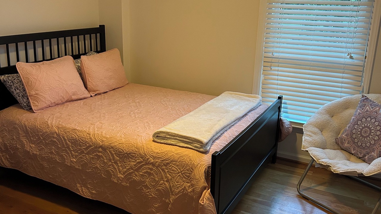 Photo of Bedroom in Apex