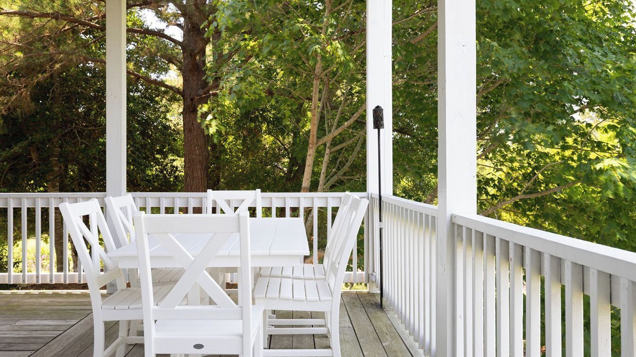 Photo of Patio Balcony in Emerald Isle
