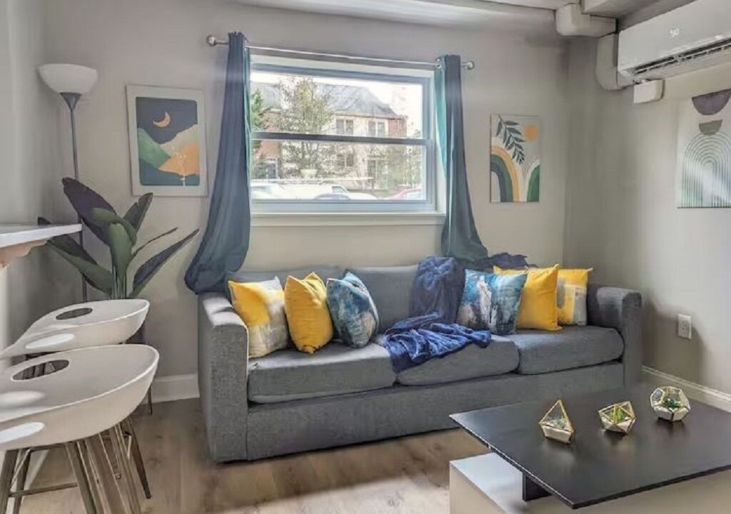 Photo of Livingroom in Potomac West