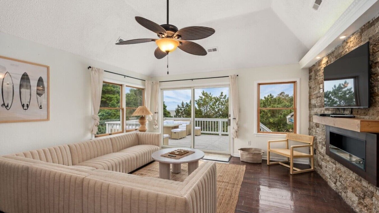 Photo of Bedroom in Whalehead Beach