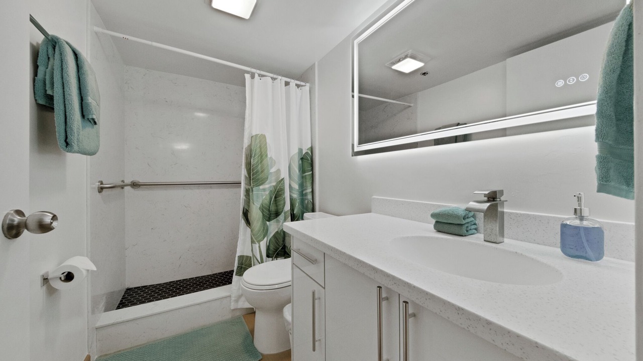 Photo of Bathroom in Downtown Honolulu