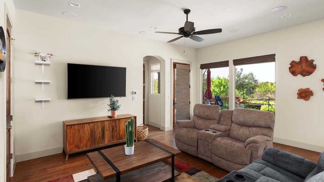 Photo of Livingroom in Leander