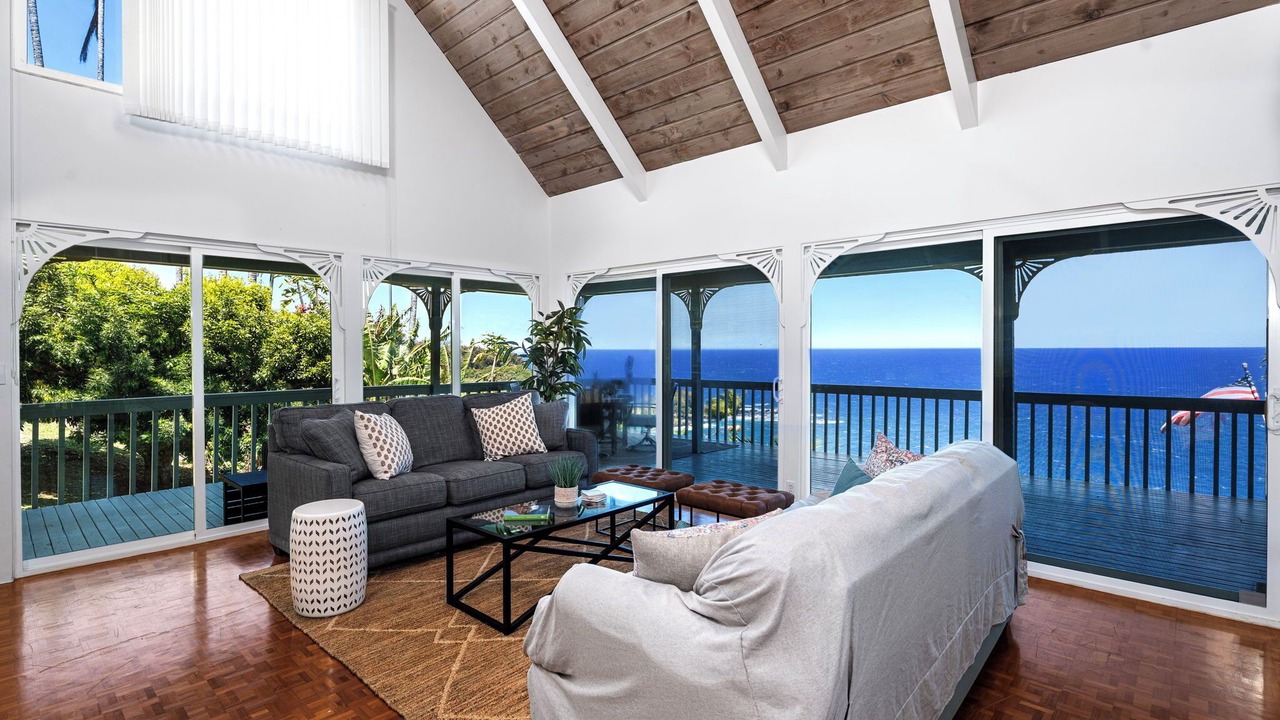 Photo of Livingroom in Laupahoehoe