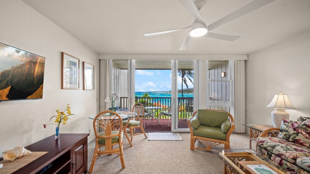Photo of Livingroom in Wailua